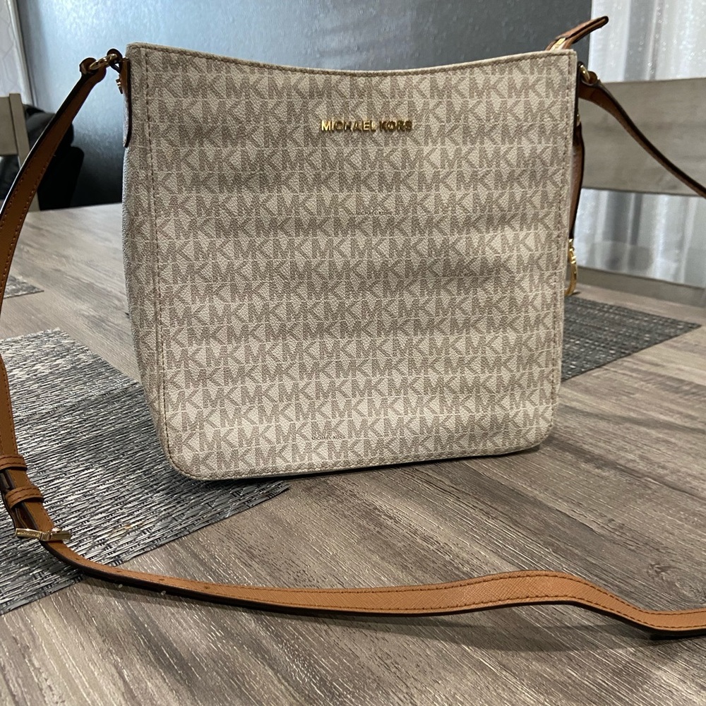 Michael Kors Crossbody
